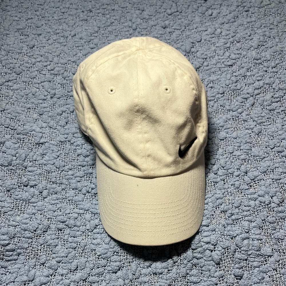 White Nike baseball hat